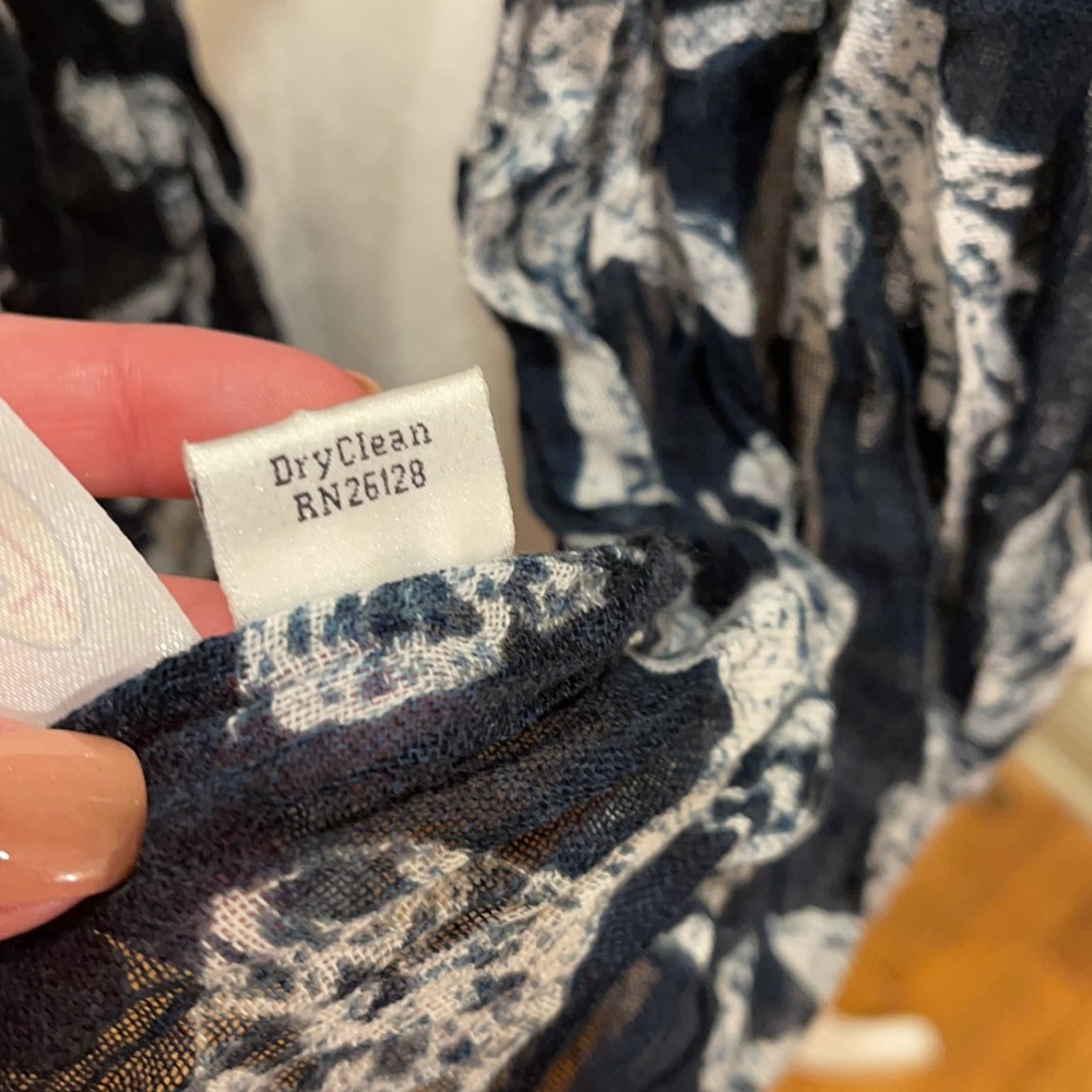 Talbots Scarf - Picture 5 of 5